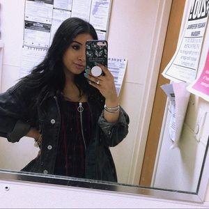 Meet your Posher, Lisa! ✌️